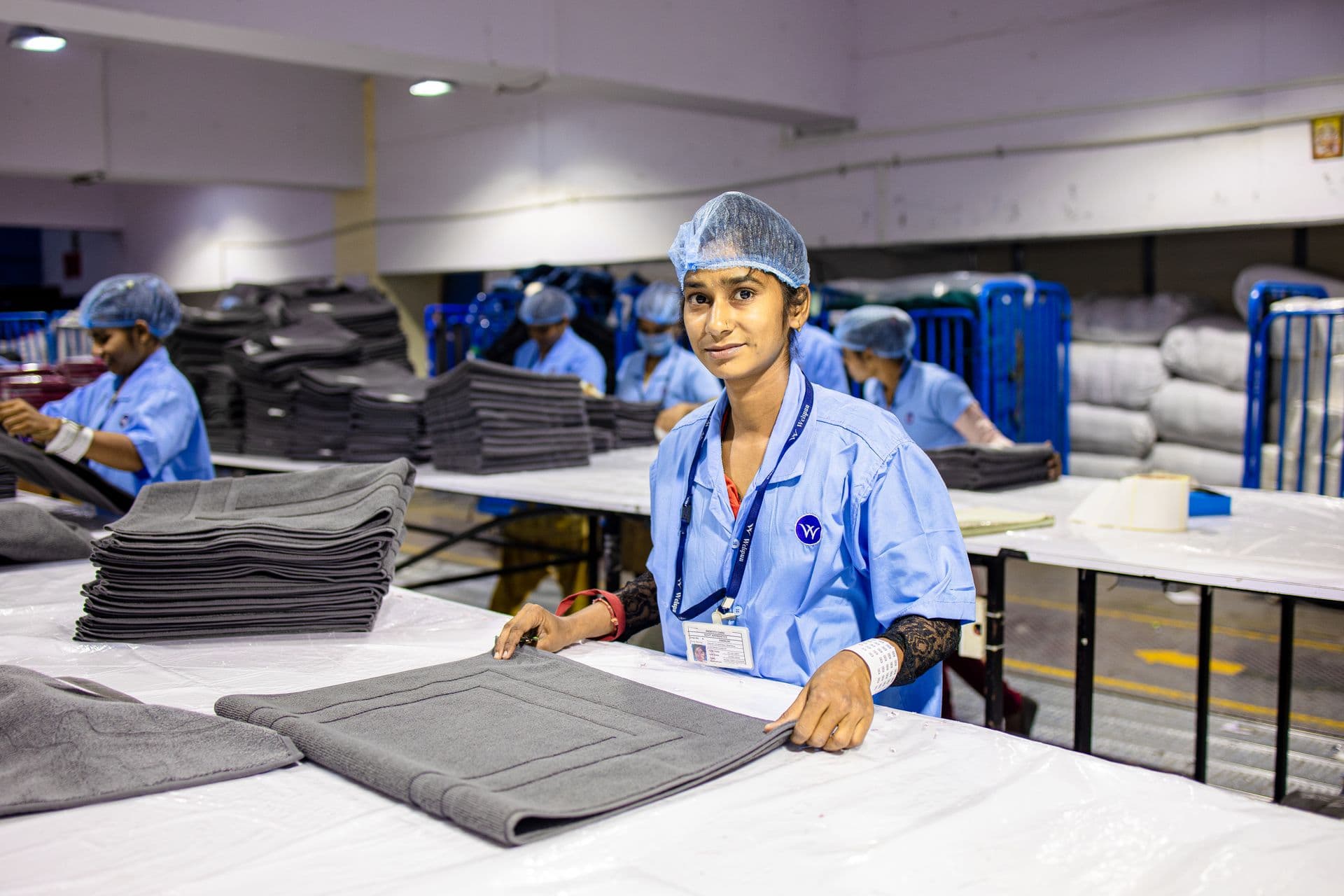 Finishing and folding station in the factory